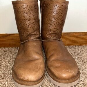 Ugg Triana Seaweed Perforated Leather Shearling Boots, size 9